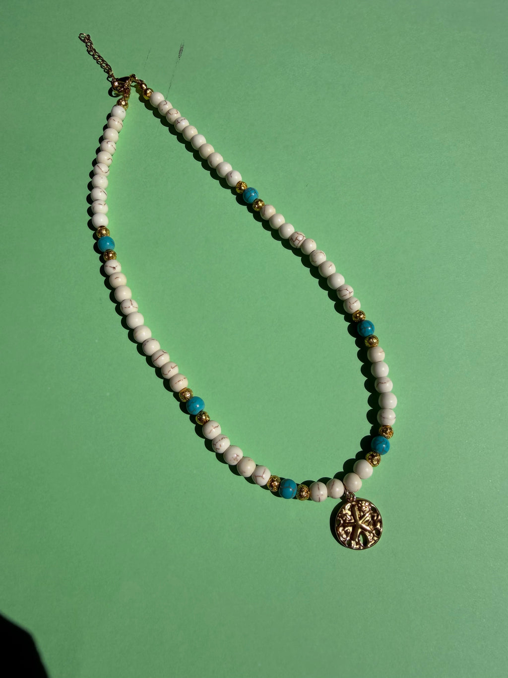 Collar coral